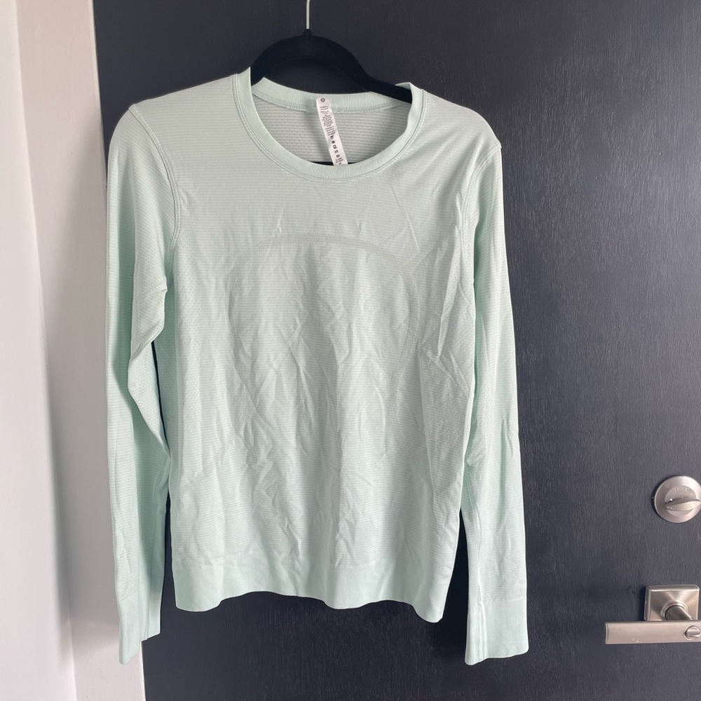 Lululemon relaxed fit long sleeve shirt